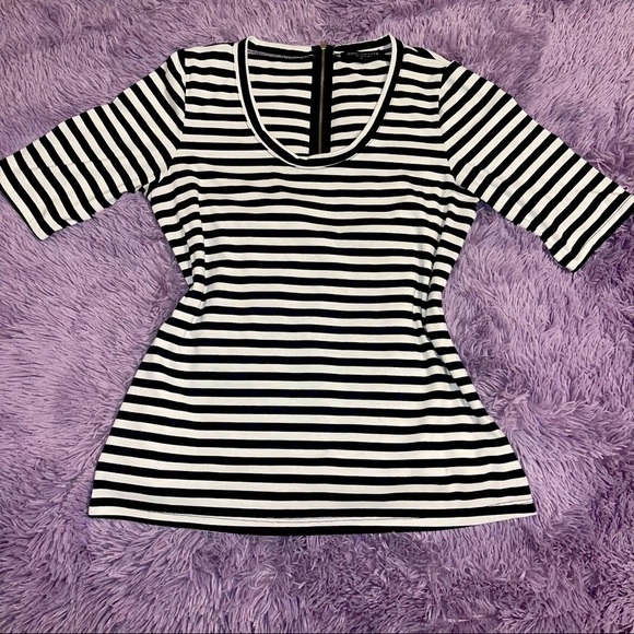 Green Envelope Los Angeles Striped Top - Picture 2 of 6